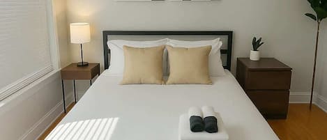 2 habitaciones, tabla de planchar con plancha, cuna de viaje y wifi