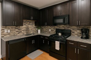 Unclassified image, 5 of 6, button - Comfortable 3BR/2BA Haven | Ideal for Families (Chicago)