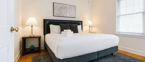 3 habitaciones, tabla de planchar con plancha, cuna de viaje y wifi