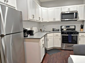 Fridge, microwave, oven, stovetop - Smart & Stylish 2-Bedroom Unit (Chicago)