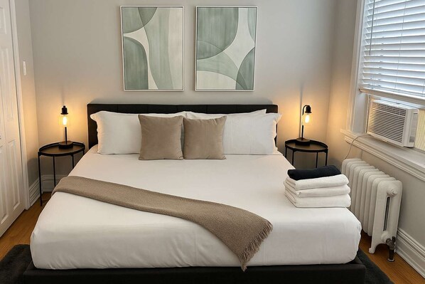 2 habitaciones, tabla de planchar con plancha, cuna de viaje y wifi 