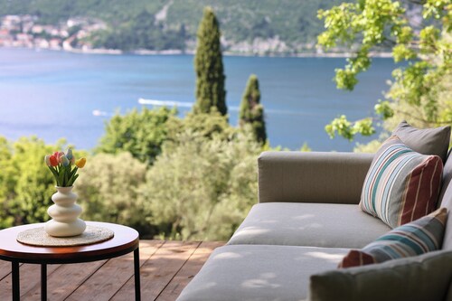 Luxurious Charming Glamping with Seaview in Kotor Bay and Chestnut Forest