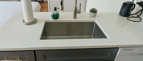 Iron/ironing board, travel crib, WiFi, bed sheets