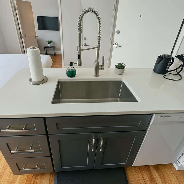 Iron/ironing board, travel crib, WiFi, bed sheets