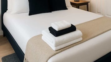 4 habitaciones, tabla de planchar con plancha, wifi y ropa de cama
