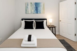 4 soverom, strykejern/-brett, wi-fi og sengetøy