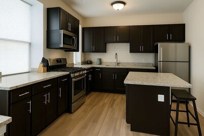 Spacious 4BR Near Wicker Park