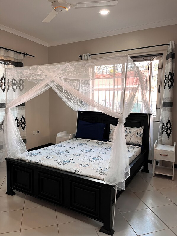 2 slaapkamers, een strijkplank/strijkijzer, wifi