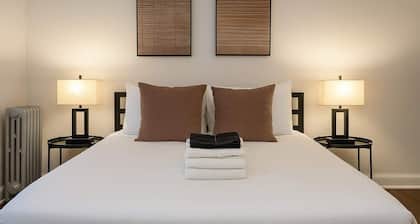 Bright & Cozy 1BR Near UChicago