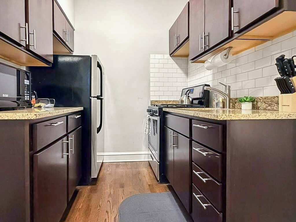 冰箱、微波炉、烤箱、炉灶