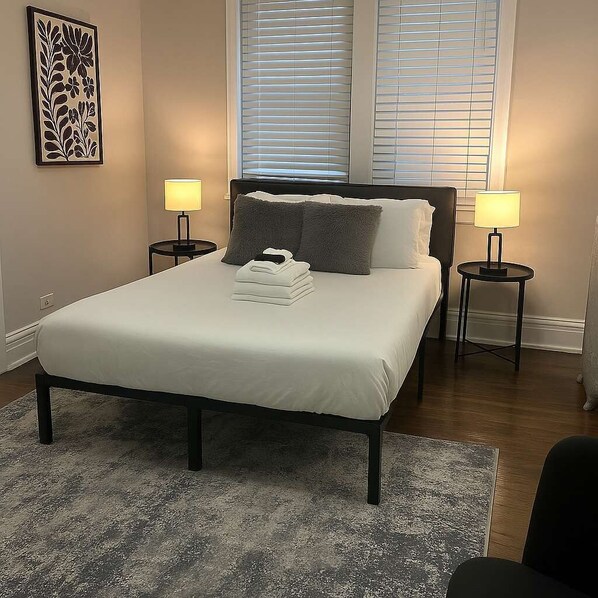 Fer et planche à repasser, lit parapluie, Wi-Fi, draps fournis