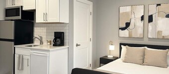 Uptown Studio Gem Sum