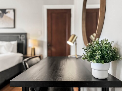 Charming Sunlit 1BR Apartment