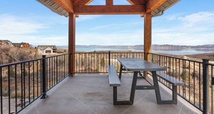 Bear Lake Cabin w/Epic Views - Sleeps 32 - Family reunions - Retreats!