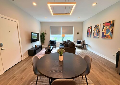 Sleek Style 3BR Haven - Free Parking