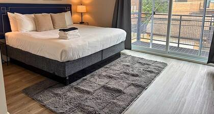 Sleek Style 3BR Haven - Free Parking