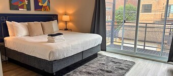 Sleek Style 3BR Haven - Free Parking