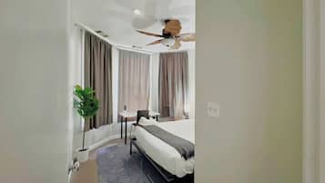 1 habitación, tabla de planchar con plancha, cuna de viaje y wifi
