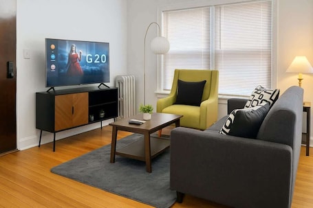 TV, offices. Vibrant 1BR Apartment