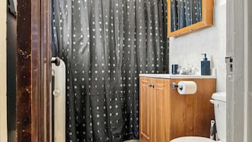 Dusche, Haartrockner, Shampoo