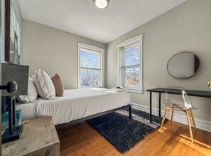 1 bedroom, WiFi, bed sheets - Comfortable 1BR Unit near Dining Options (Chicago)