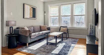 Chic, Quiet 1BR Near Dining Optionsâ Perfect for 2
