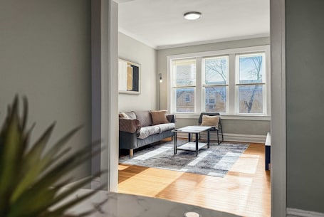 TV, offices. Chic, Quiet 1BR Near Dining Options– Perfect for 2