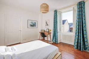 4 bedrooms, iron/ironing board, WiFi, bed sheets - Maison Jardin - Angers center (Angers)