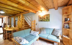 TV - 2 bedroom cozy apartment in Arsiè (Arsiè)