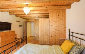 2 bedrooms, travel cot, free WiFi, bed sheets - 2 bedroom cozy apartment in Arsiè (Arsiè)