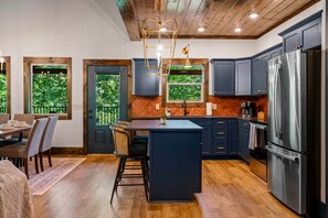 Fridge, stovetop