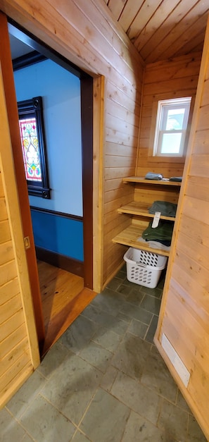 Interior - Cozy unique studio with Sauna, WiFi and AC and in peaceful Skowhegan (Skowhegan)