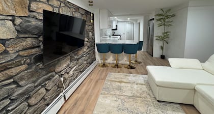Luxury 1BR Oasis Prime NYC Stay