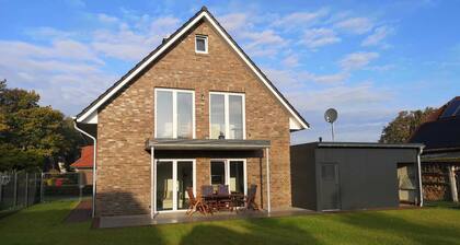 Kurblume - stylish ground floor apartment with idyllic garden in Bad Zwischenahn