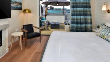 Suite, Accessible, Private Bathroom (CALIFORNIA KING PATIO - East) | Soundproofing, free WiFi, bed sheets, wheelchair access