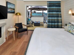 Suite, Accessible, Private Bathroom (CALIFORNIA KING PATIO - East) | Soundproofing, free WiFi, bed sheets, wheelchair access - Inn at Rose's Landing (Morro Bay)