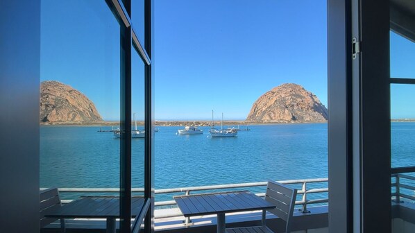 Premier Double Room, 1 King Bed, Fireplace, Bay View | Free WiFi, bed sheets