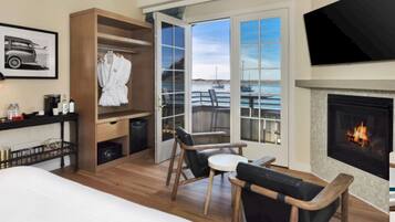 Chambre Double « Premier », 1 trÚs grand lit, cheminée, vue baie | Wi-Fi gratuit, draps fournis