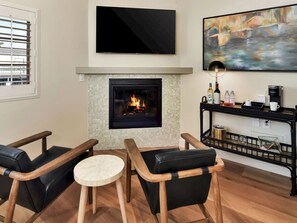 Signature Double Room, 1 King Bed, Fireplace, City View | Free WiFi, bed sheets