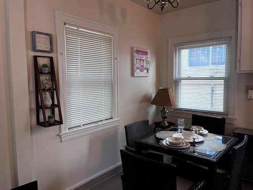 Charming 1-bedroom cottage in Oakland with WiFi, AC