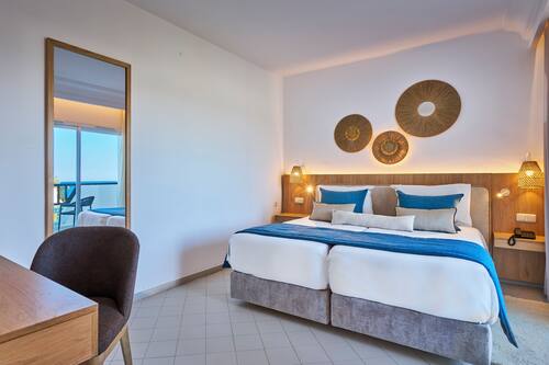 Free minibar items, soundproofing, free WiFi, bed sheets