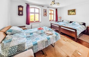 5 Schlafzimmer, Reisekinderbett, kostenloses WLAN