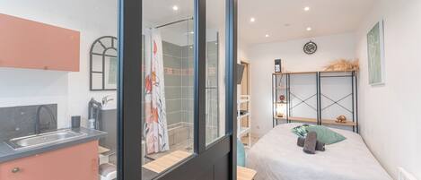 1 habitación, wifi gratis y ropa de cama