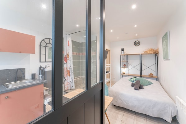 1 bedroom, free WiFi, bed sheets