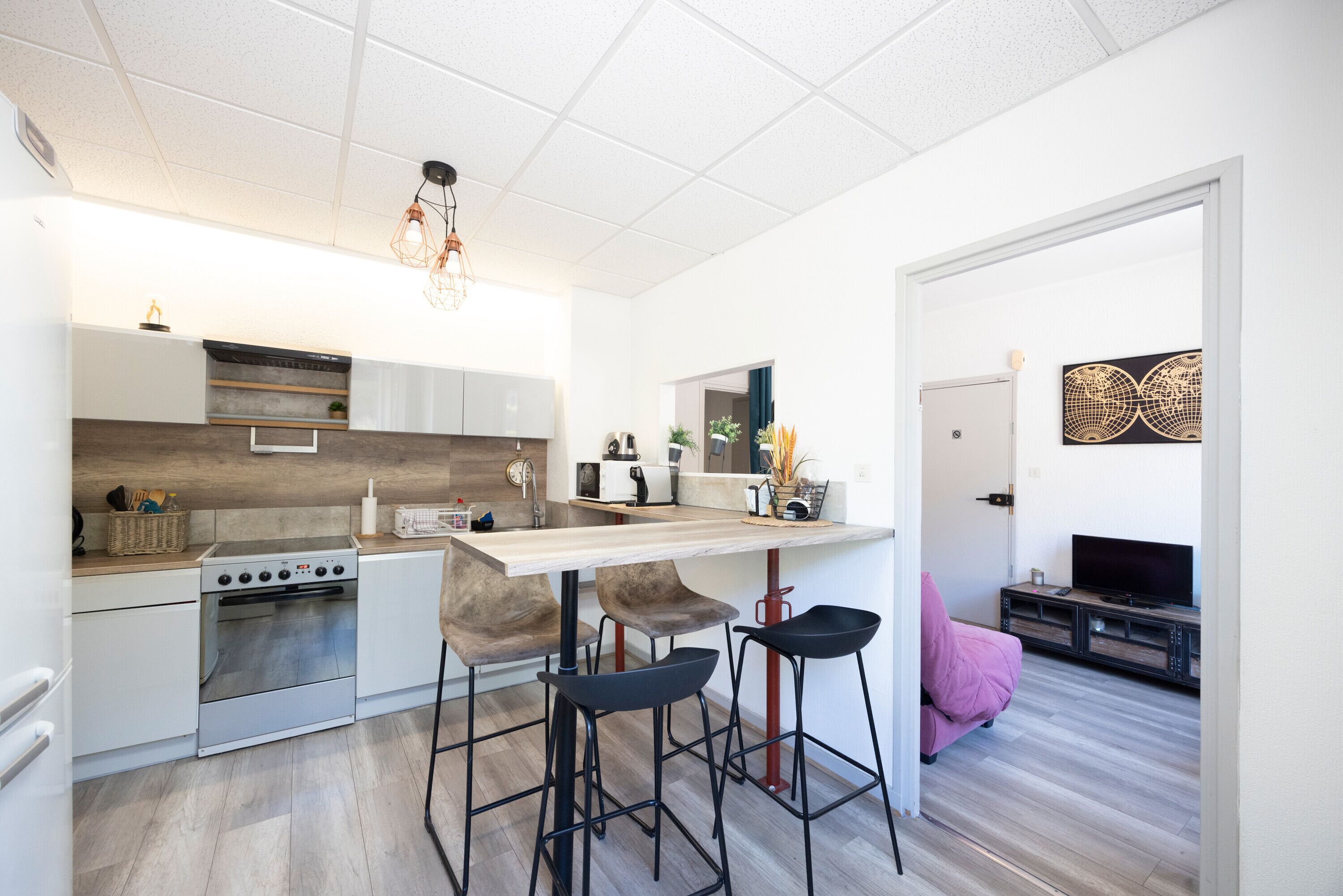 Réfrigérateur, micro-ondes, cafetière/bouilloire