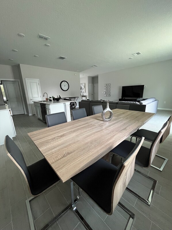 Dining - Spacious 4BR Smart Home in Quiet Ocala Neighborhood (Ocala)