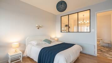 2 bedrooms, iron/ironing board, free WiFi, bed sheets