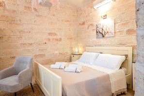 2 chambres, fer et planche à repasser, Wi-Fi gratuit, draps fournis