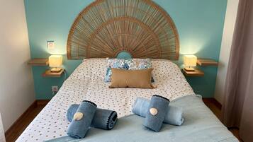 3 slaapkamers, een strijkplank/strijkijzer, gratis wifi, beddengoed