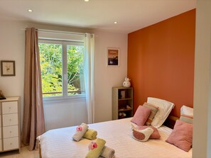 3 chambres, fer et planche à repasser, Wi-Fi gratuit, draps fournis